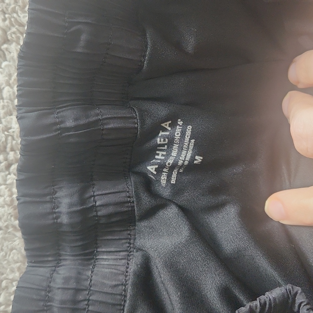 Athleta Shorts Size Medium - Picture 4 of 5